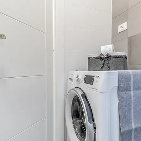 White Living R-home Apartamento Roma